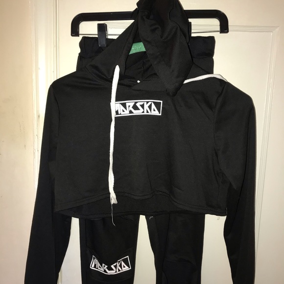 Crop hoodie and distressed joggers - Picture 6 of 6